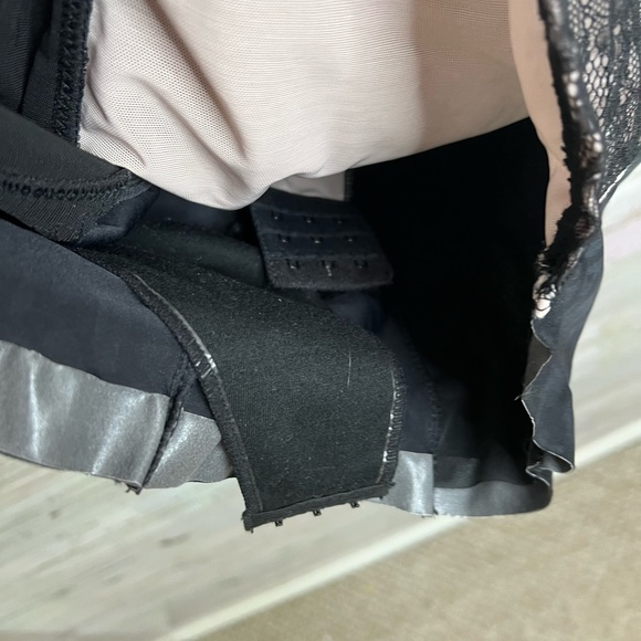 Bebe black lace mini dress size medium - Picture 7 of 9